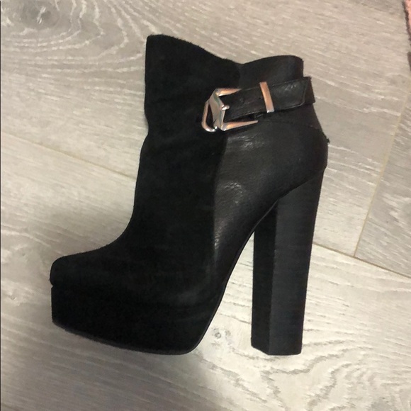 EUC 5.5 Chinese Laundry Elise Booties Black - Picture 2 of 5